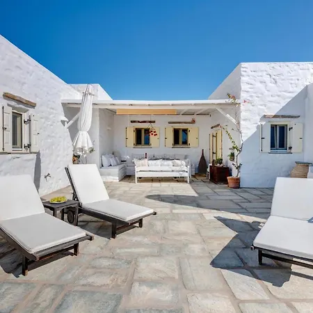 Danae By The Sea Пунда