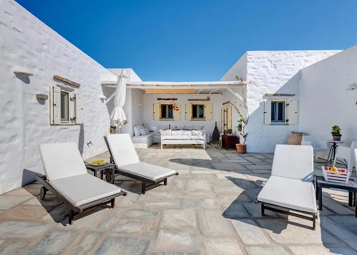 Danae By The Sea Pounda